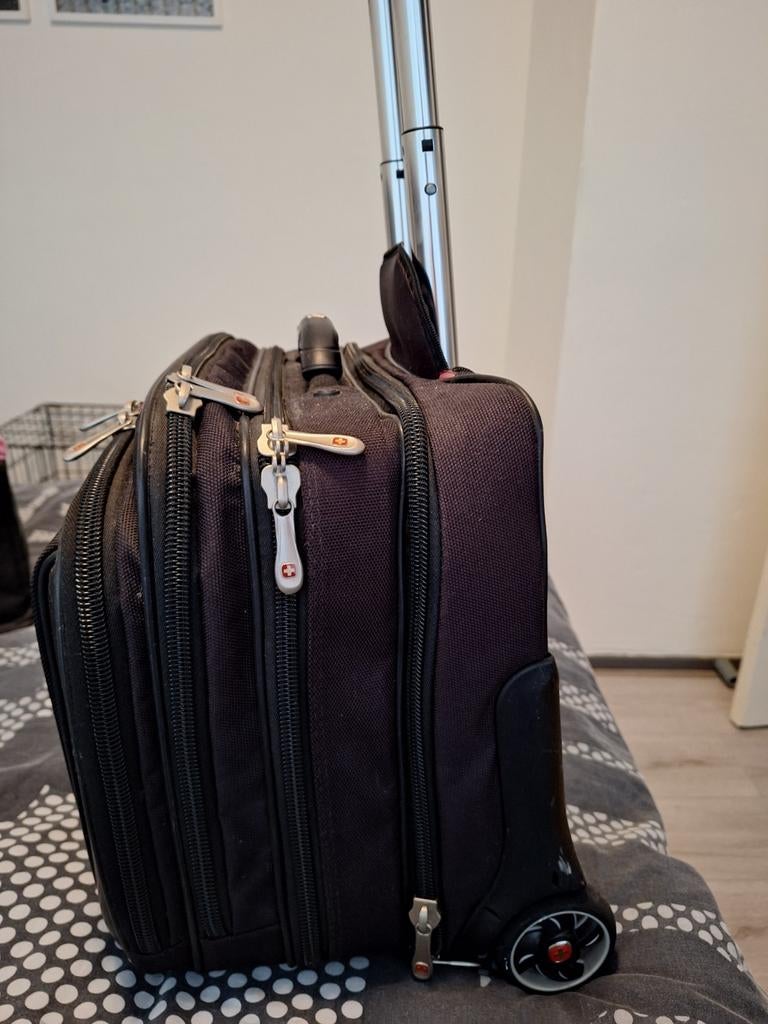 Swissgear laptoptas op wieltjes - compact en praktisch, Gebruikt, Verzenden, Minder dan 35 cm, Wieltjes
