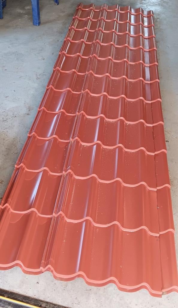 Anderhalve dakpanplaat 4 meter lang nieuw., Doe-het-zelf en Verbouw, Dakpannen en Dakbedekking, Nieuw, 5 tot 10 m², Metaal, Rood