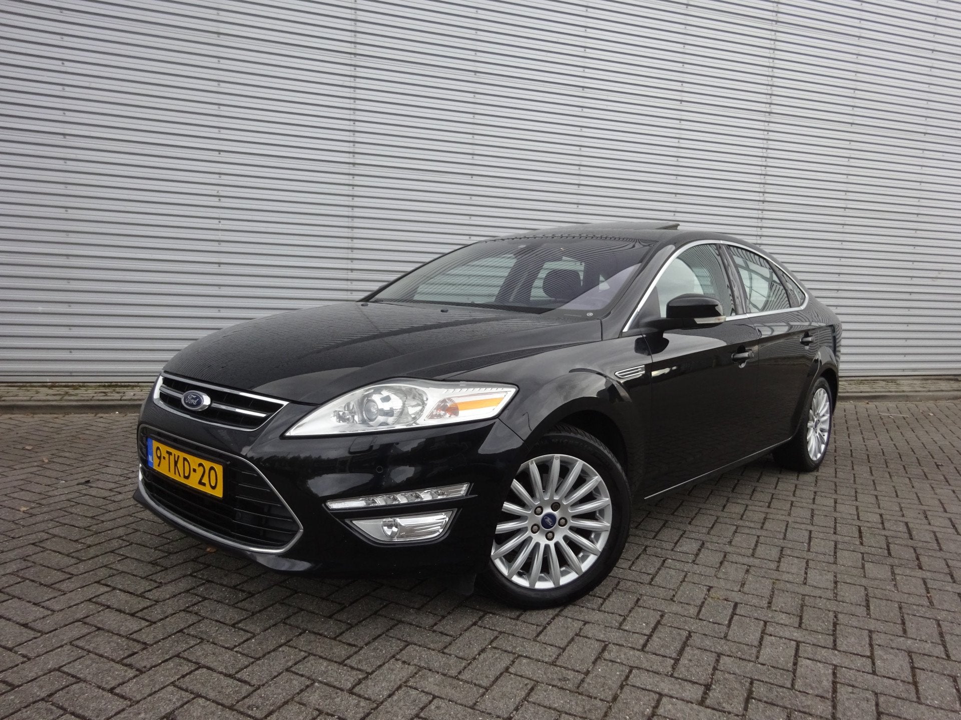 Ford Mondeo 1.6 EcoBoost Platinum Climate / Navi / Cruise /, Auto's, Voorwielaandrijving, Gebruikt, Automatische klimaatregeling