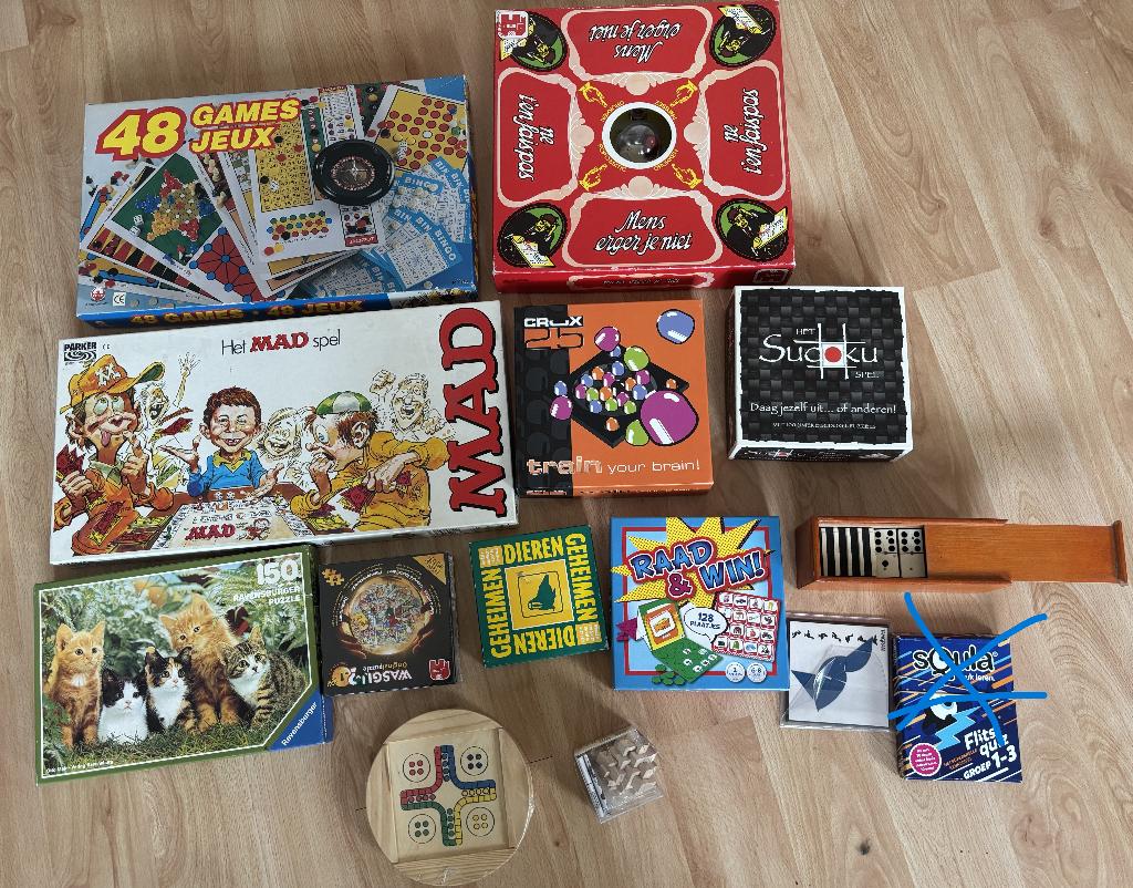 spellen Mad, mens erger niet (pop up), quizt,crux25 etc, Hobby en Vrije tijd, Gezelschapsspellen | Bordspellen, Ophalen of Verzenden