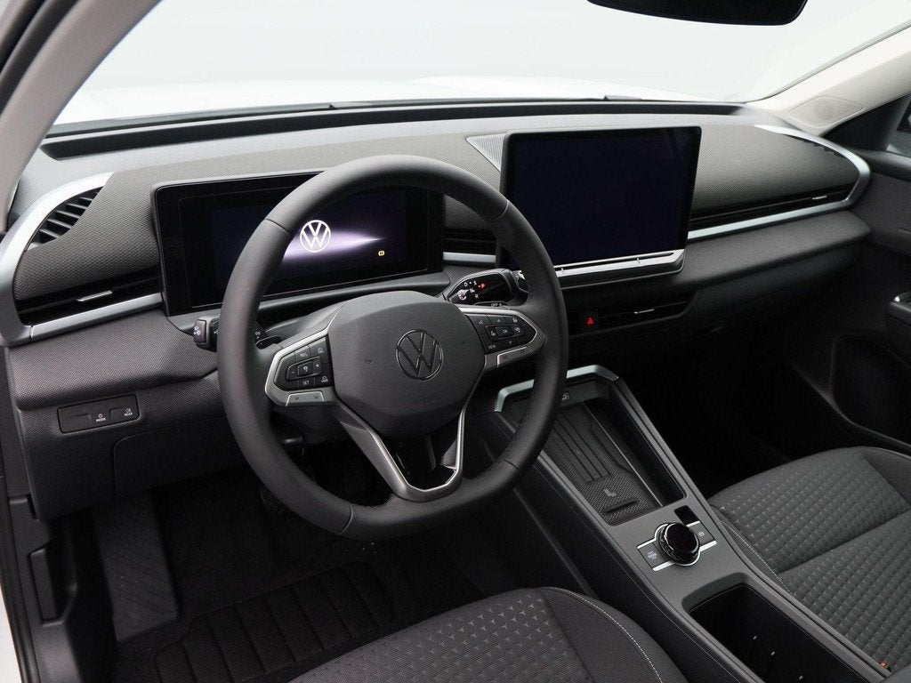 Volkswagen T-Roc Life First Edition 1.5 eTSI 116 PK | Trekha, 1498 cc, 4 cilinders, 116 pk, Zwart