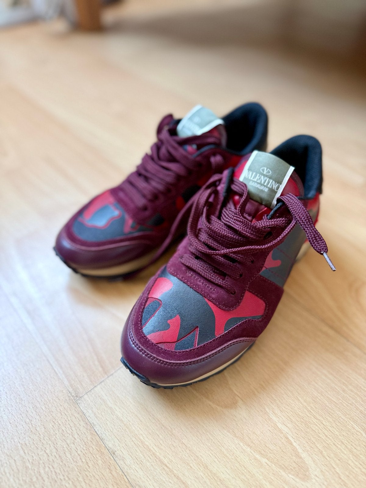 Valentino Garavani Rockrunner Sneakers Maat 35.5, Ophalen of Verzenden, Gedragen, Rood, Sneakers of Gympen