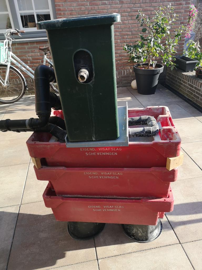 Zelfbouw trickle filter met zeefblad vijverfilter, Tuin en Terras, Vijvers, Ophalen