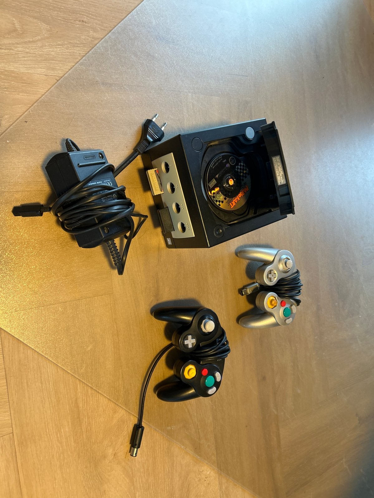 Nintendo GameCube met 2 controllers en Mario Kart, Spelcomputers en Games, Zwart, Met 2 controllers, Ophalen of Verzenden, Gebruikt