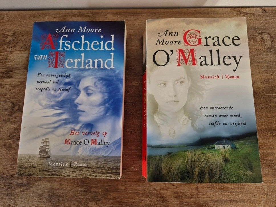 Ann Moore - Grace O'Malley & Afscheid van Ierland (2 boeken), Boeken, Ophalen of Verzenden, Gelezen, Ann Moore, Nederland
