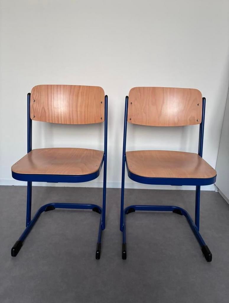 Twee kinder schoolstoelen / kinder bureaustoelen, Huis en Inrichting, Ophalen, Zo goed als nieuw, Blauw, Twee