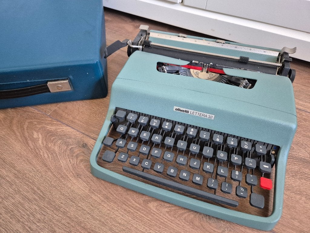 Unieke, goede, zeegroene Olivetti Lettera 32 typemachine '70, Diversen, Typemachines, Ophalen, Gebruikt