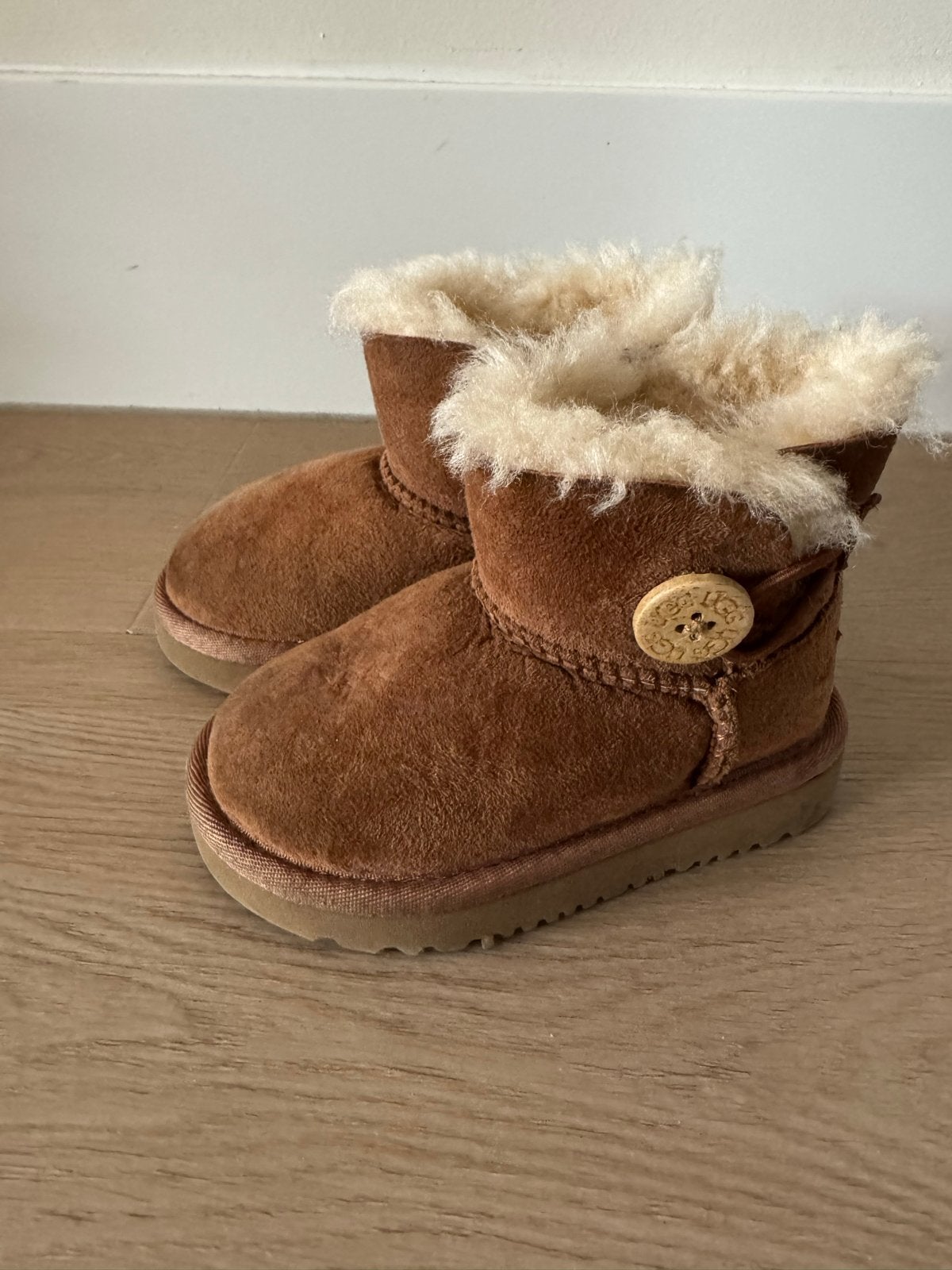 Originele Uggs maat 22,5 zo goed als nieuw, Ophalen of Verzenden, Zo goed als nieuw, Jongen of Meisje, Laarzen