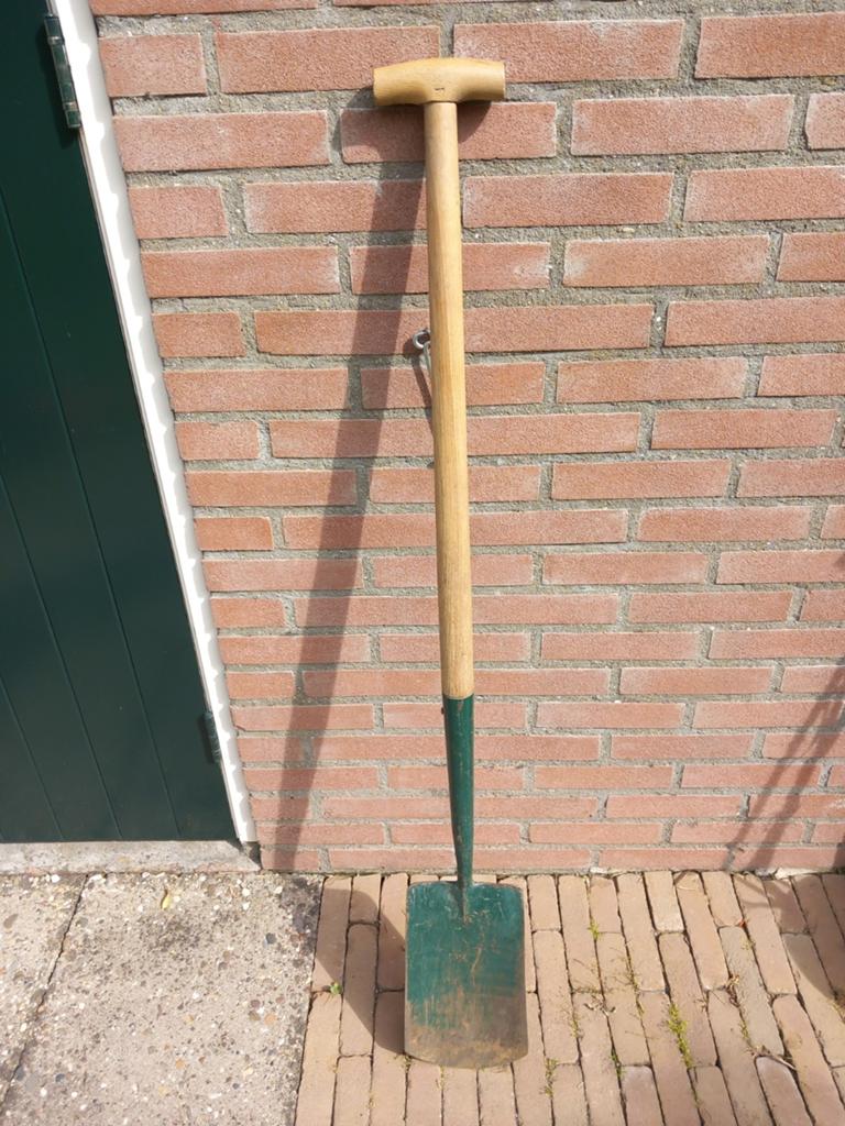 Degelijke spade met lange steel - ideaal voor tuinwerk, Ophalen, Gebruikt, Spade