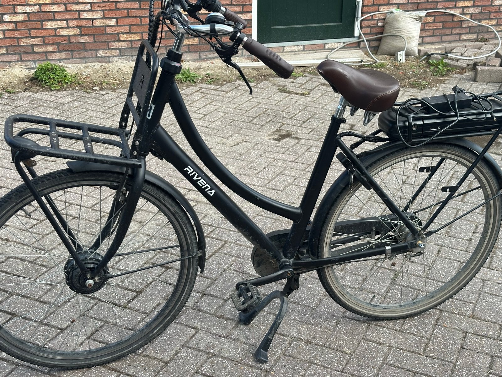 Rivena elektrische fiets met voorwielmotor, Fietsen en Brommers, Elektrische fietsen, Ophalen, Gebruikt, 30 tot 50 km per accu