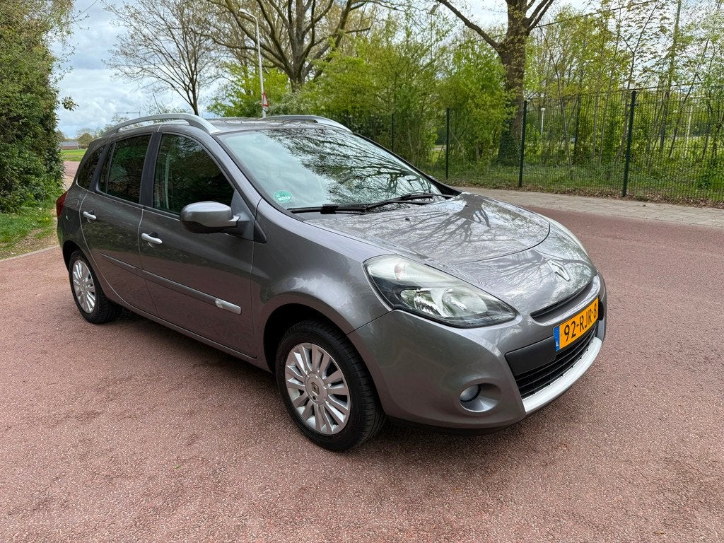 Renault Clio Estate 1.2 TCE Collection Airco / Cruise / Trek, Voorwielaandrijving, Euro 5, 535 kg, Gebruikt