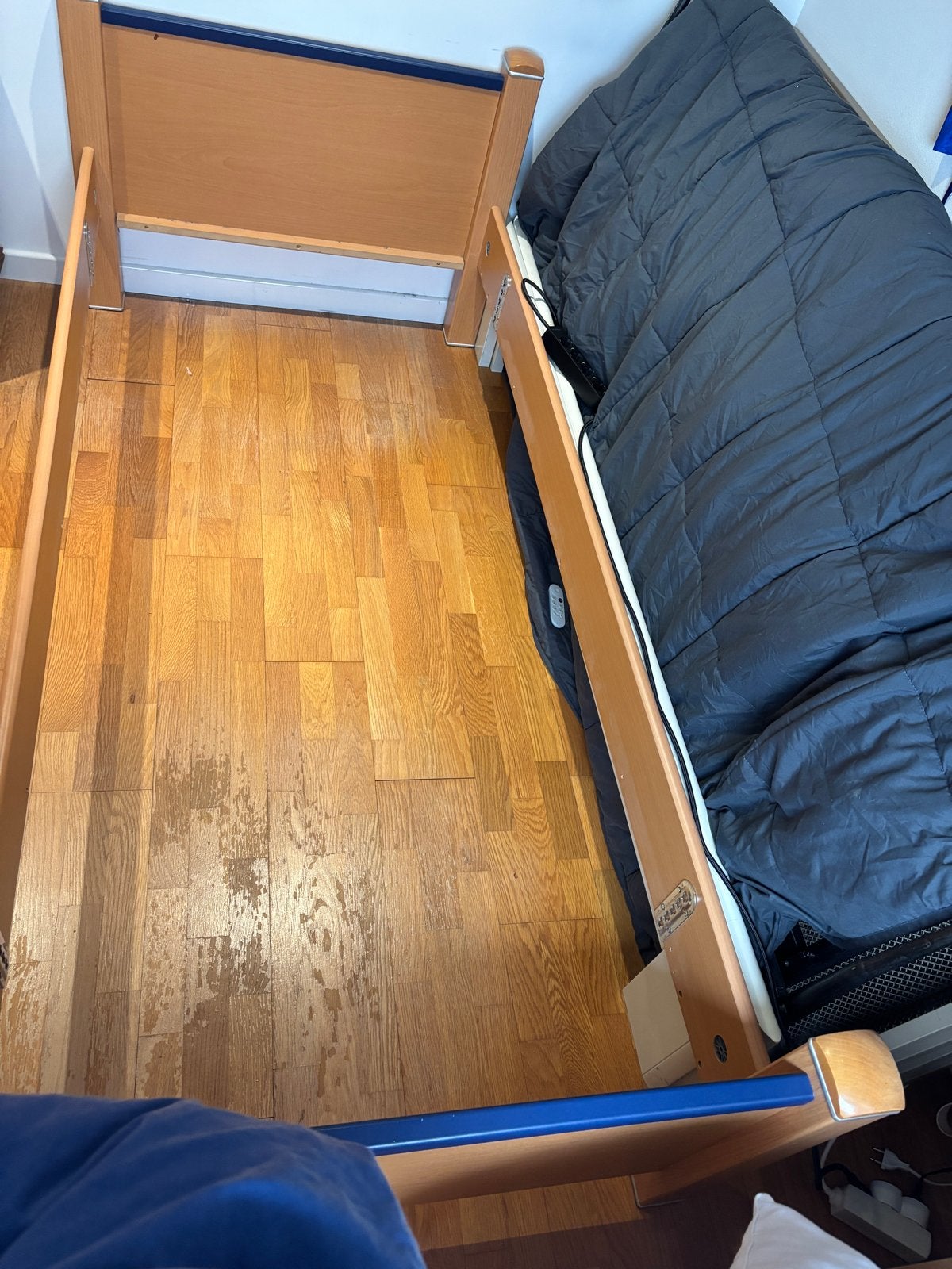 Eenpersoonsbed hout stevig 90x200 cm -, Huis en Inrichting, Slaapkamer | Bedden, Ophalen, Gebruikt, 90 cm, 200 cm