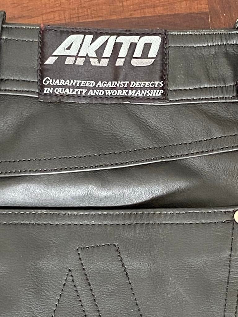 Akito motorbroek maat 38 - Topconditie, Motoren, Kleding | Motorkleding, Ophalen of Verzenden, Tweedehands, Heren, Broek | leer