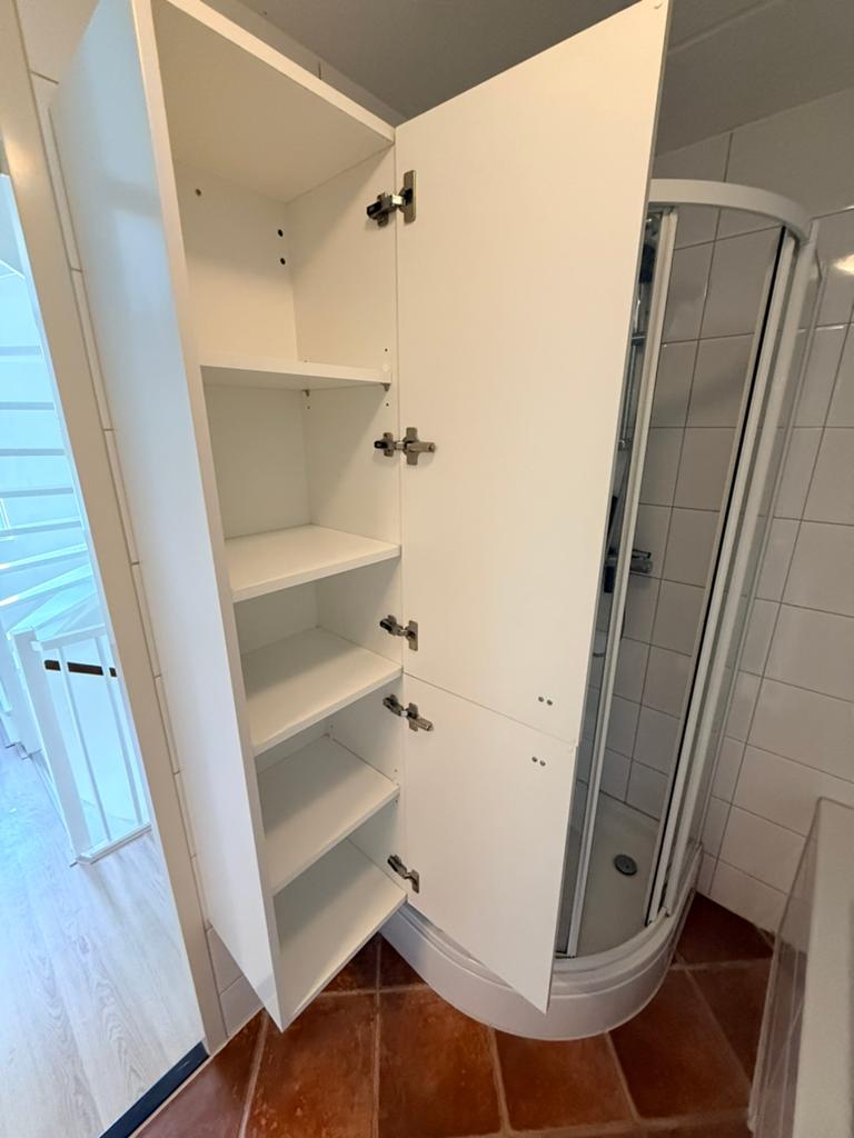 Witte badkamerkast 169x40x37 cm, Huis en Inrichting, Badkamer | Badkamermeubels, Ophalen, (Half)hoge kast, Minder dan 50 cm, Gebruikt