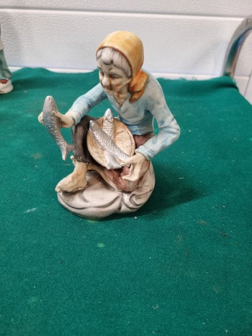beeld vis markt vrouw porselein vintage, Ophalen of Verzenden