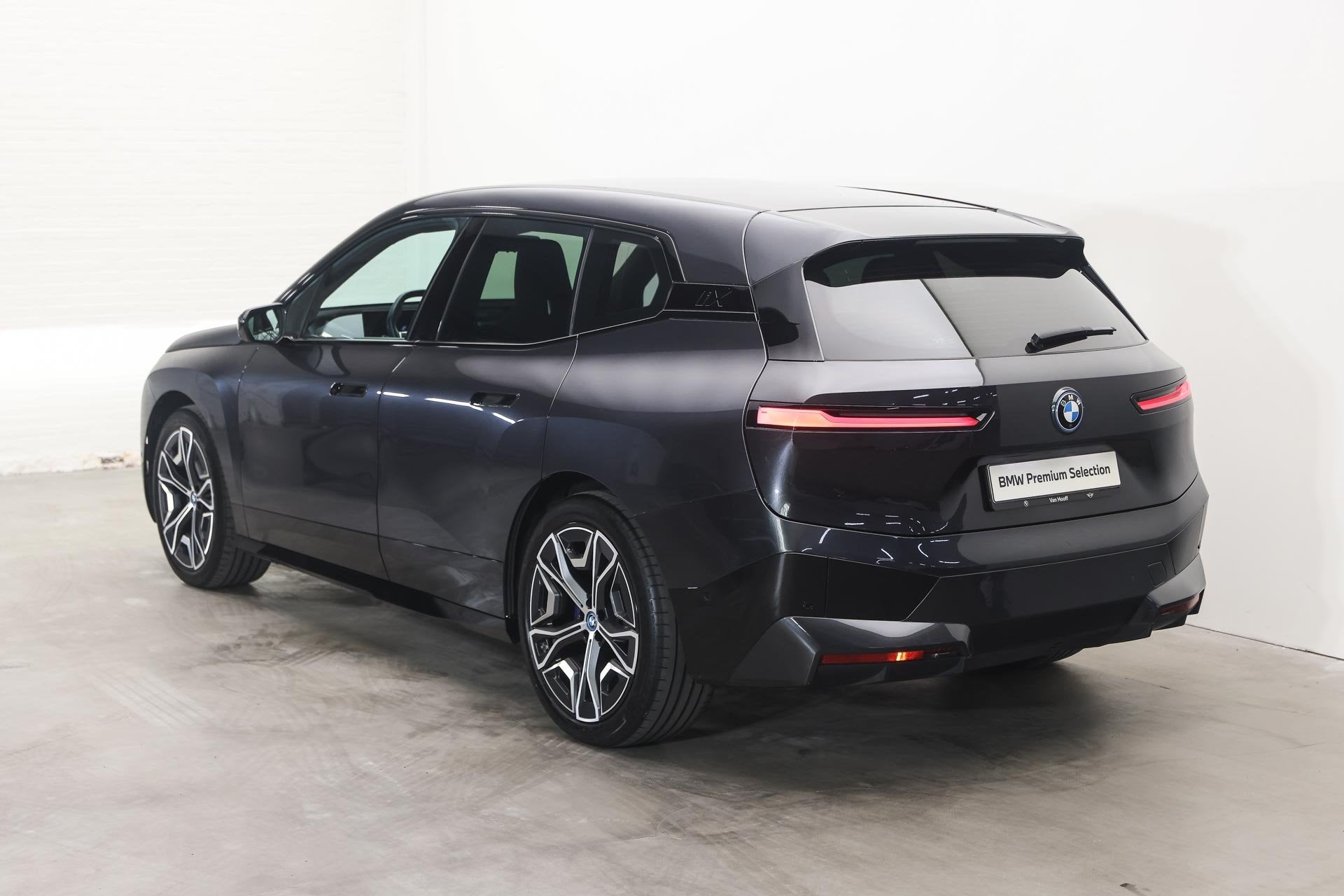 BMW iX xDrive40 High Executive Sport / Panoramadak Sky Loung, Auto's, 413 km, Gebruikt, 22 min, Met garantie (alle)