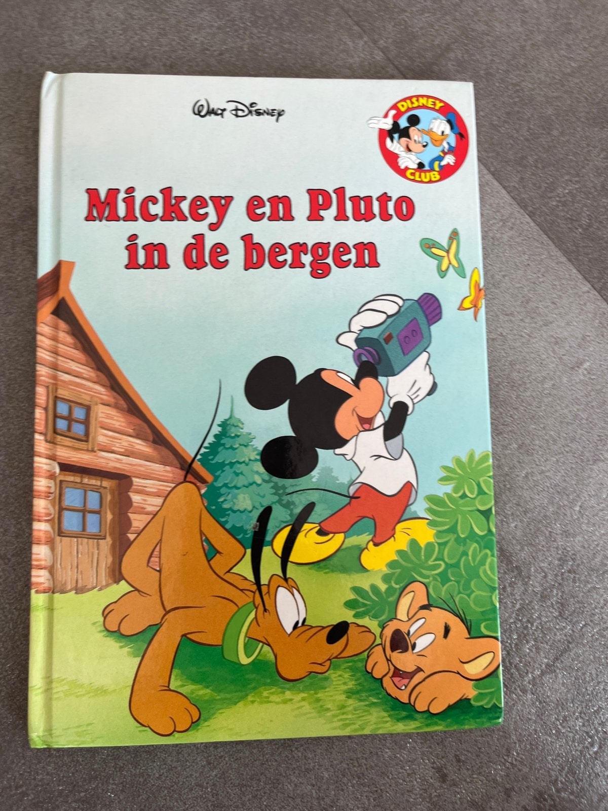 Mickey en Pluto in de bergen - Disney Club boek, Gelezen, Fictie algemeen, Jongen of Meisje, Ophalen of Verzenden