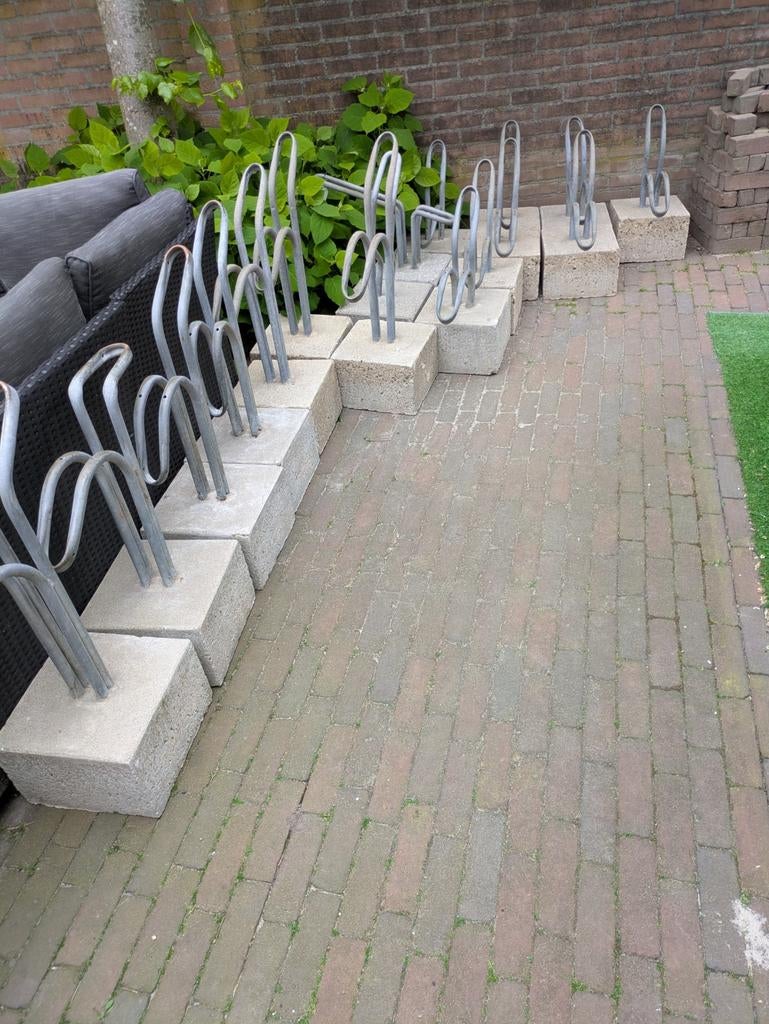 Fietsbeugels in beton, Ophalen