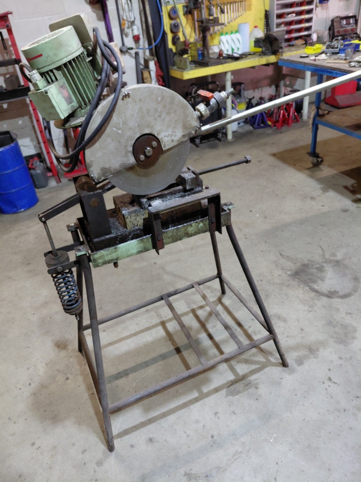 Robuuste afkortzaag met standaard, Doe-het-zelf en Verbouw, Gereedschap | Zaagmachines, Ophalen, Gebruikt, Onbekend, 70 mm of meer