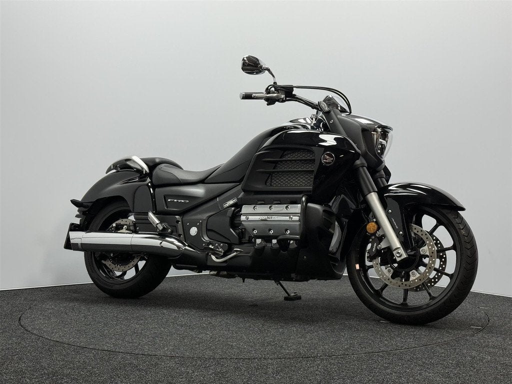 Honda GL 1800 F6 C VALKYRIE - foto 2