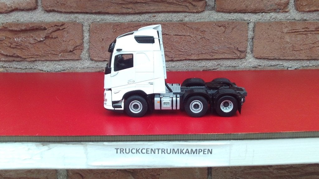 WSI  Volvo  FH  Aero  6 x 2  Witte  Lijn. { 03 - 2058.}