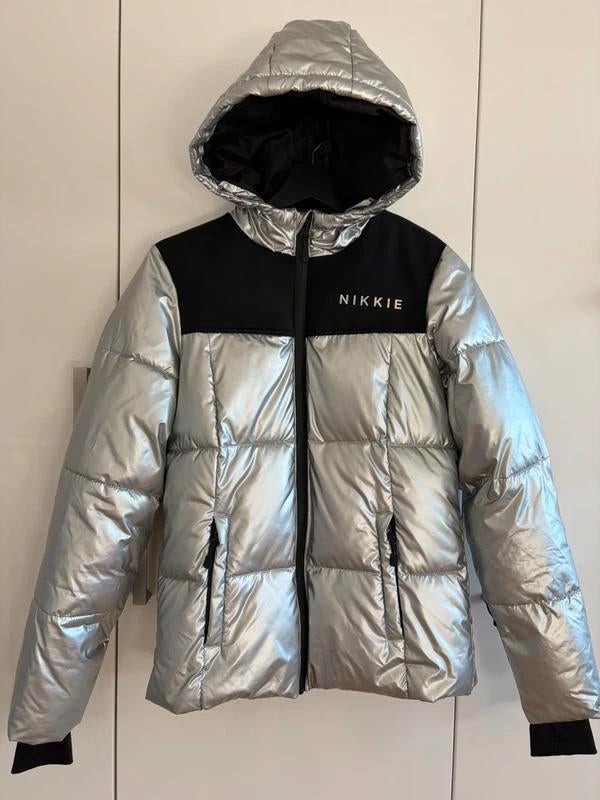 Nikkie ski jas zilver metallic skijas , als nieuw, Kleding | Dames, Wintersportkleding, Ophalen of Verzenden, Zo goed als nieuw