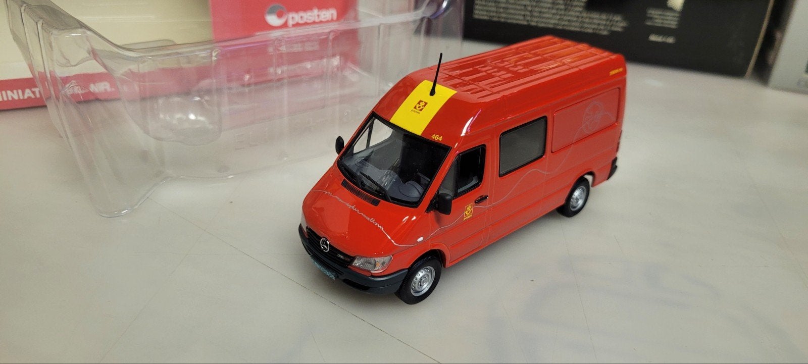 Minichamps 2001 Mercedes Sprinter Noorse Post, Ophalen of Verzenden, Zo goed als nieuw, Auto, MiniChamps