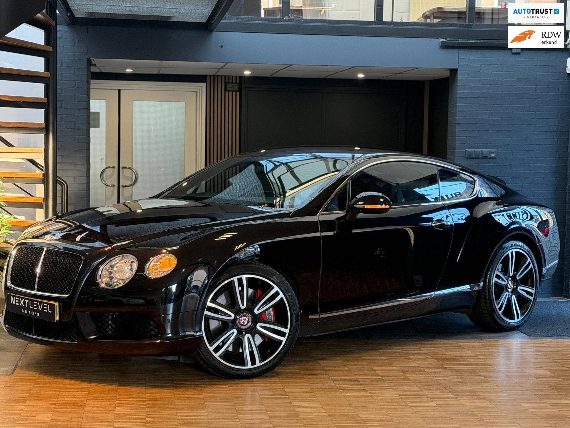 Bentley Continental GT 4.0 V8 Coupé 507PK Airmatic Massage, Automaat, Xenon verlichting, Zwart, Bedrijf