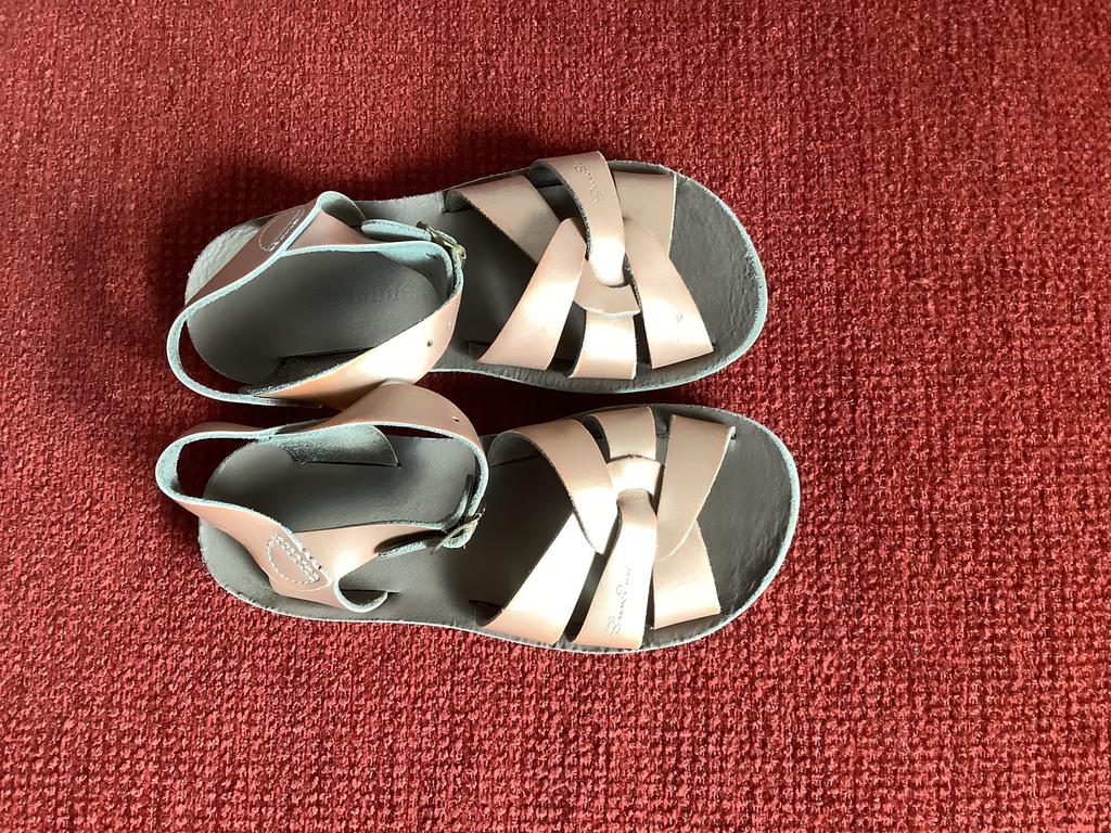 Waterschoenen Sun Sari, klompjes en sloffen - Maat 28-31, Ophalen of Verzenden, Gebruikt, Jongen of Meisje, Schoenen