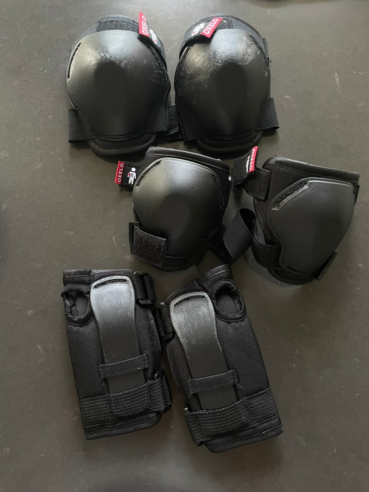 Decathlon oxelo knie, elleboog en pols beschermers zwart xs, Ophalen of Verzenden, Zo goed als nieuw, Bescherming