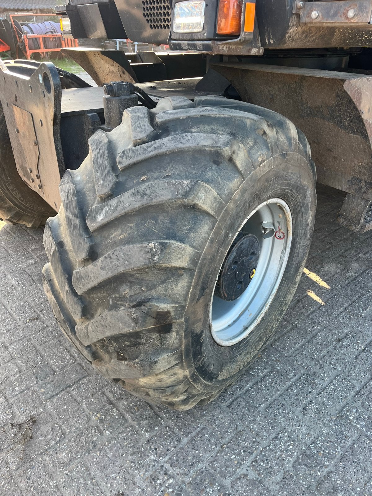 Graafmachine Banden 600/50-22.5 alliance met velg, Ophalen