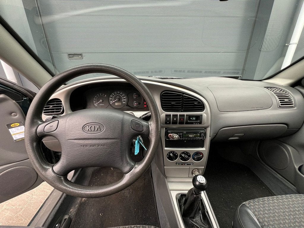 Kia Shuma 1.6-16V LS 5DRS AIRCO TREKHAAK LMV, Auto's, Kia, 4 cilinders, Leder en Stof, Bedrijf, Handgeschakeld