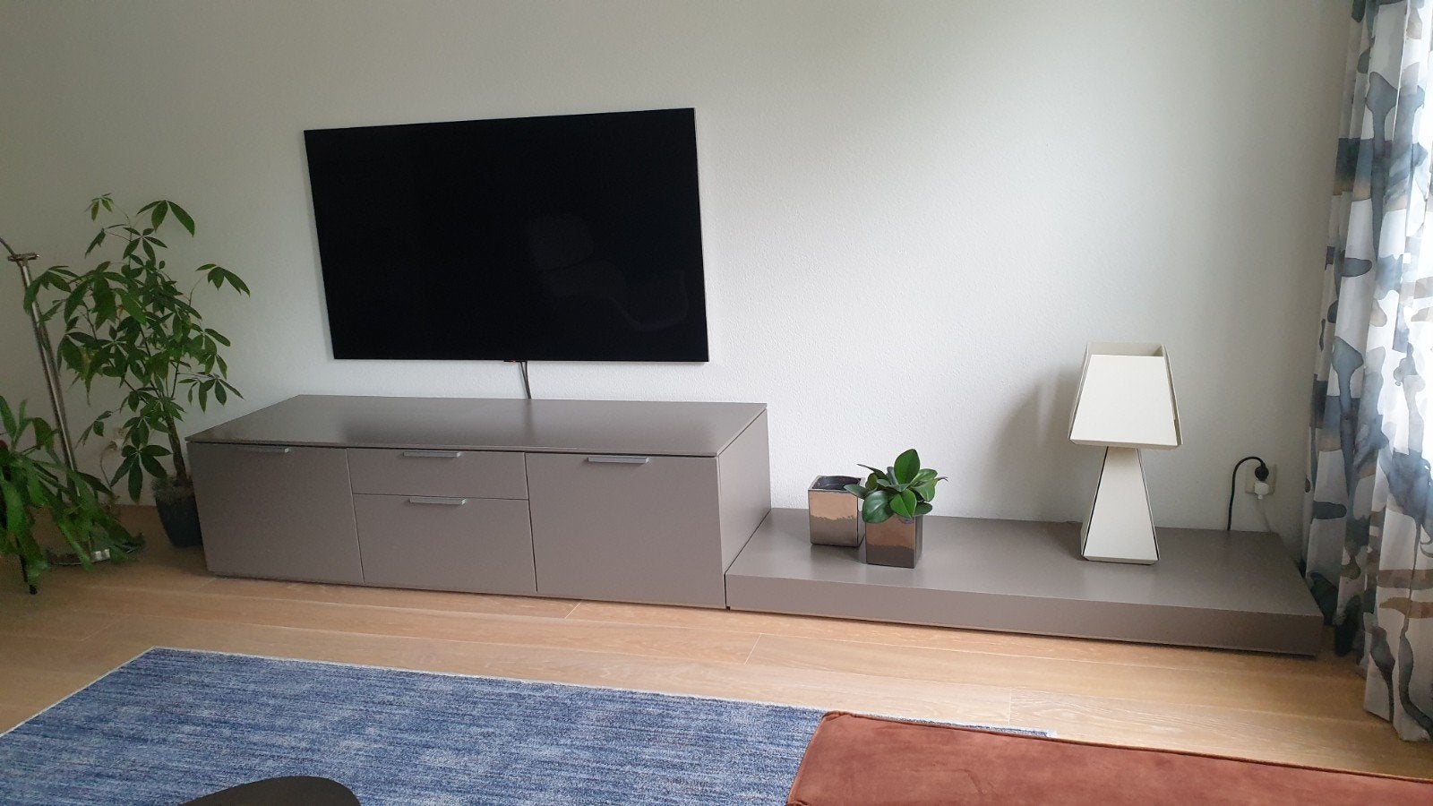 Poliform Dressoir, Podium en Planken in Taupe, Overige materialen, Gebruikt, 150 tot 200 cm, Ophalen of Verzenden