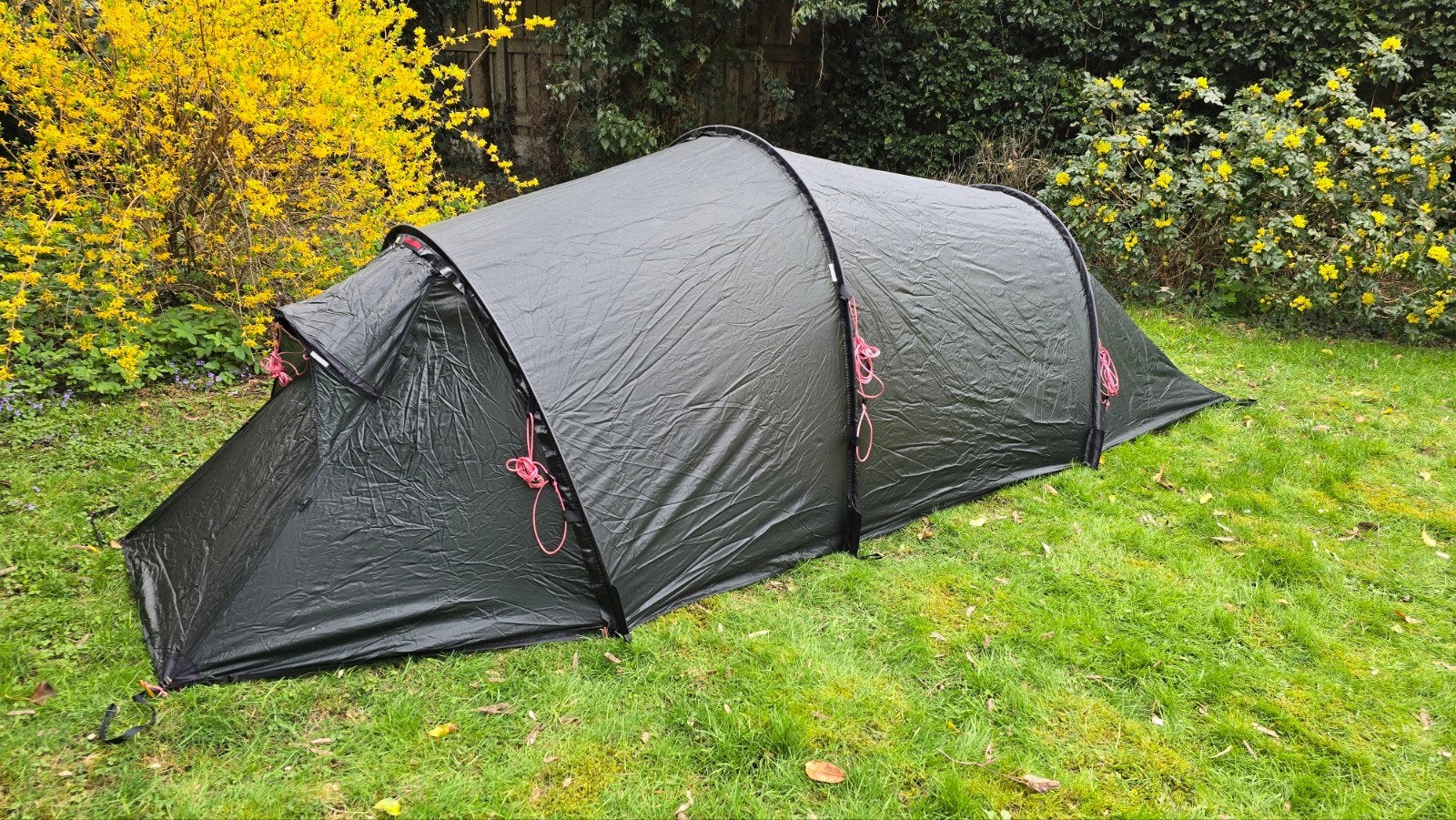 Hilleberg Nallo 2GT + footprint – Tent, Caravans en Kamperen, Tenten, Ophalen of Verzenden, Zo goed als nieuw, Tot en met 2