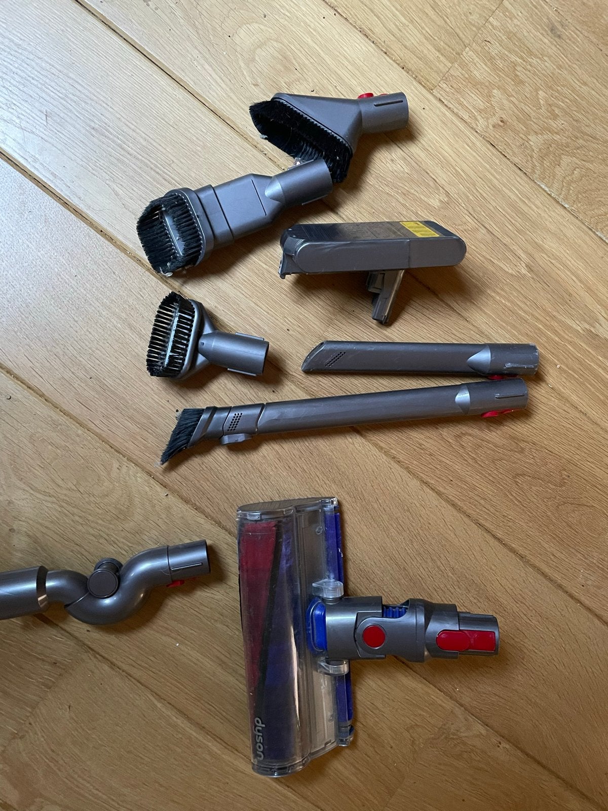 Dyson V11 Hulpstukken en Accessoires, Witgoed en Apparatuur, Stofzuigers, Gebruikt, Overige typen, Dyson, Inclusief accessoires