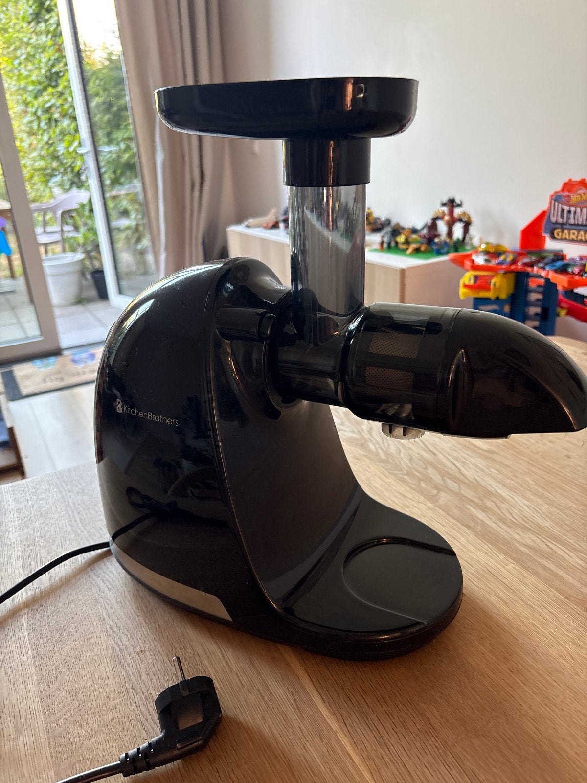 KitchenBrothers Slowjuicer - Zwart, Zo goed als nieuw, Ophalen, Zo goed als nieuw, Elektrisch, Slowjuicer