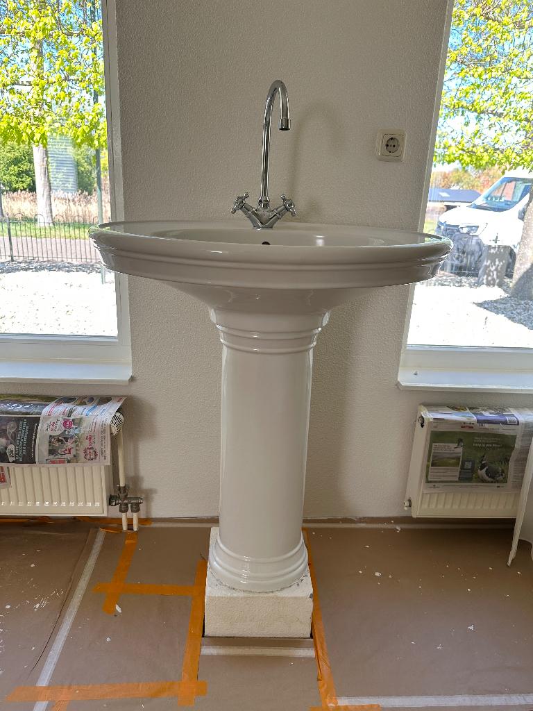 Klassieke Villeroy & Boch wastafel met zuil + kraan, Ophalen, Gebruikt, 50 tot 100 cm, Minder dan 100 cm