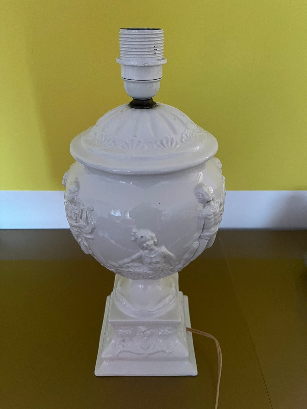 LAMPVOET. — NEOCLASSISTISCH. -  ROMEINSE FIGUREN., Ophalen of Verzenden