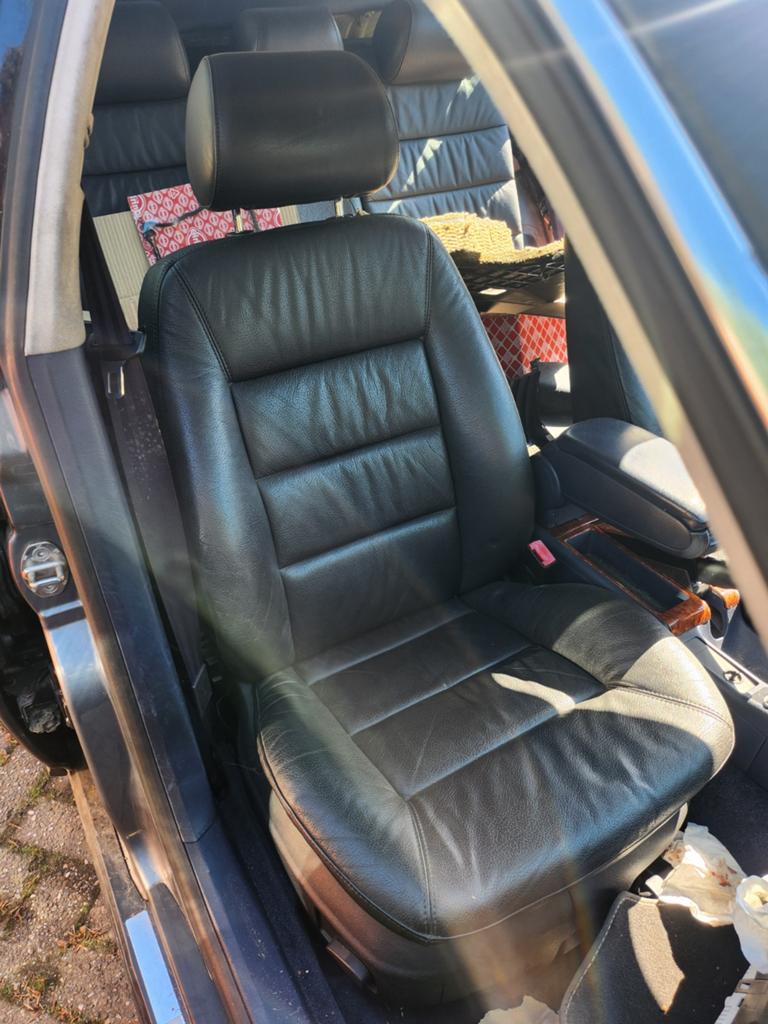 audi a6 c5 zwart leren stoelen en bank, Auto-onderdelen, Ophalen, Audi