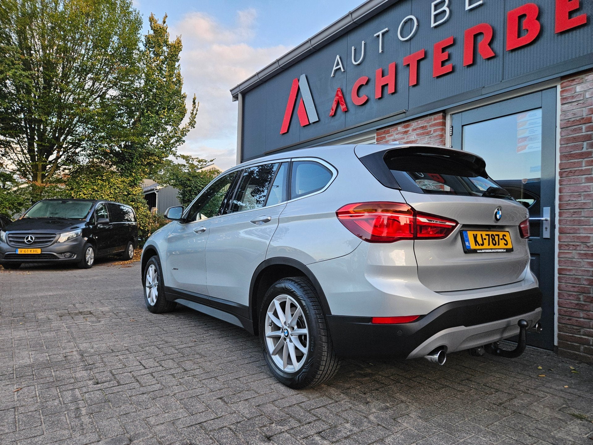 BMW X1 XDrive20i Centennial Executive Trekhaak! LED! NAP! 19, 1998 cc, Gebruikt, Euro 6, 2000 kg