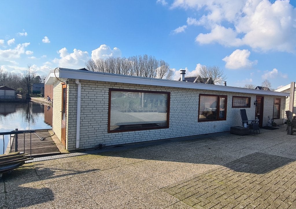 TE KOOP: Woonark met betonnenbak - 2 slaapkamers MOET WEG, Huizen en Kamers, Woonboten te koop, 57 m², Verkoop zonder makelaar