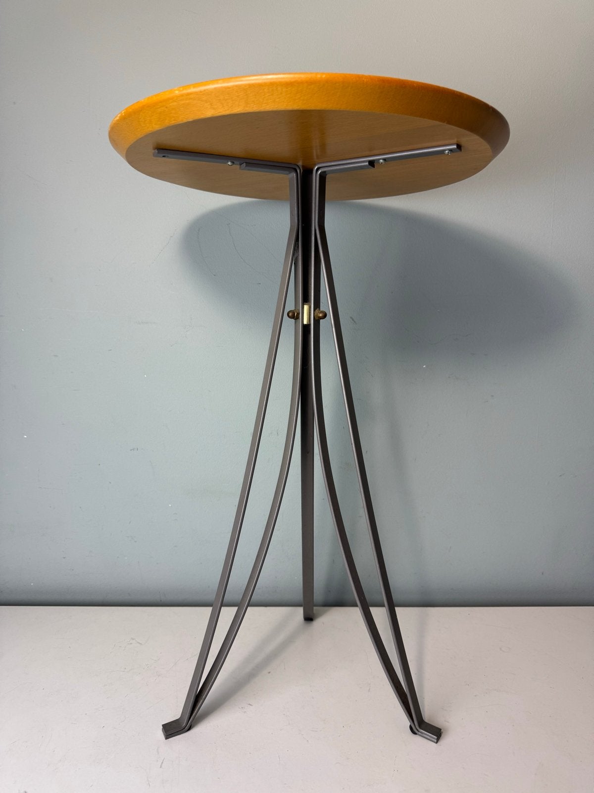 Vintage IKEA houten bijzettafel met metalen onderstel, Ophalen of Verzenden
