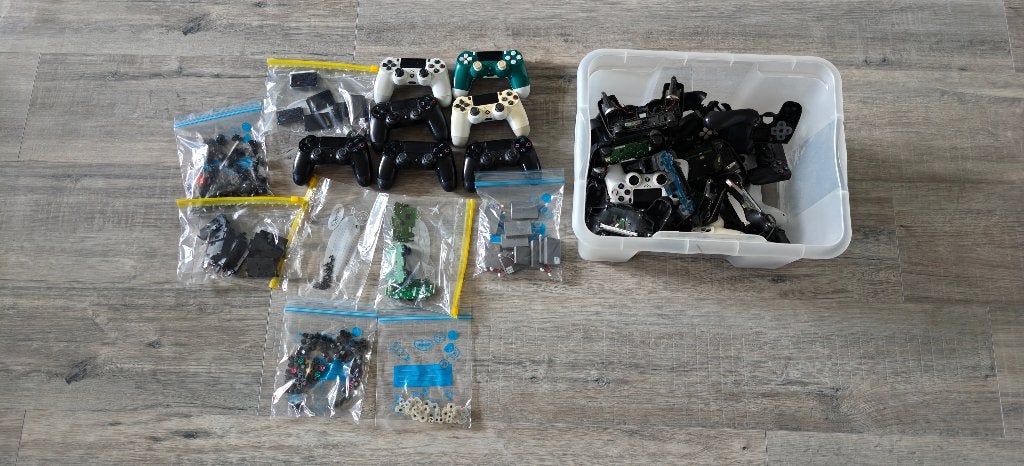 22 Controllers – Onderdelenpartij voor reparatie of hobby, Ophalen of Verzenden, Niet werkend, Controller, PlayStation 4