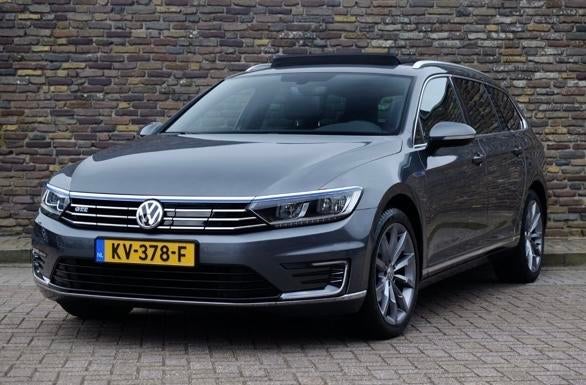 Volkswagen Passat GTE 1.4 | Pano | Virtual Cockpit | DSG, 156 pk, 1600 kg, 93 €/maand, Zilver of Grijs