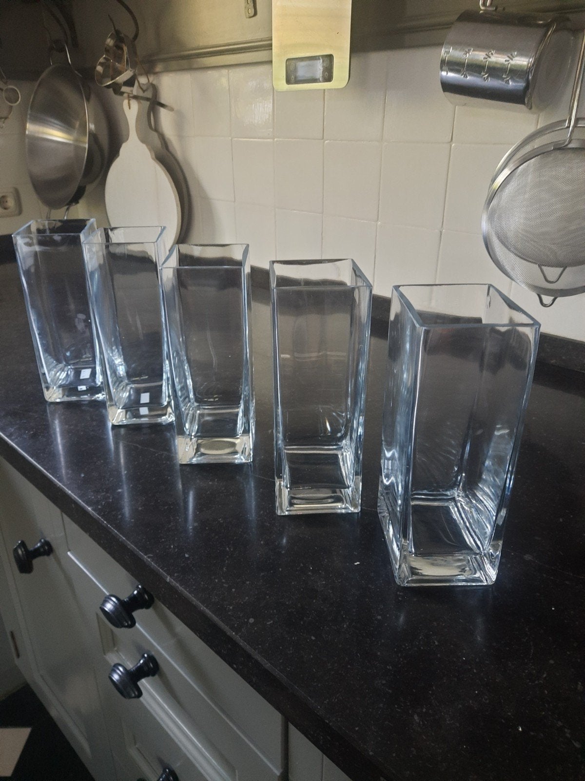 Set van 5 vierkante glazen vazen - Zo goed als nieuw, Huis en Inrichting, Woonaccessoires | Vazen, Ophalen, Zo goed als nieuw