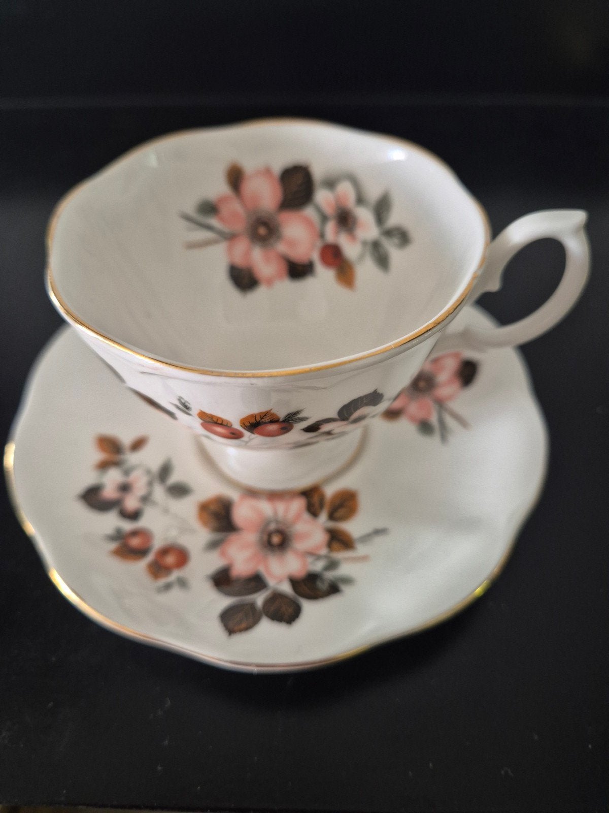 Richmond bone china porselein, Ophalen of Verzenden, Zo goed als nieuw, Porselein, Kop en/of schotel