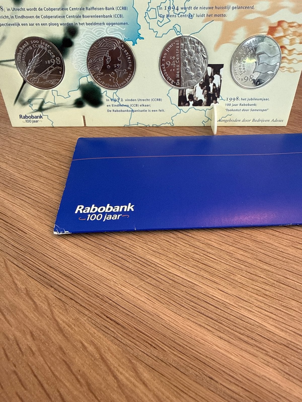 Vier penningen - 100 jaar Rabobank., Ophalen of Verzenden, Overige materialen, Nederland
