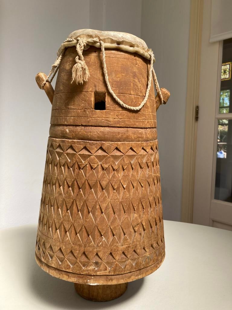 Origineel Surinaamse trommel met houtsnijwerk, Ophalen of Verzenden