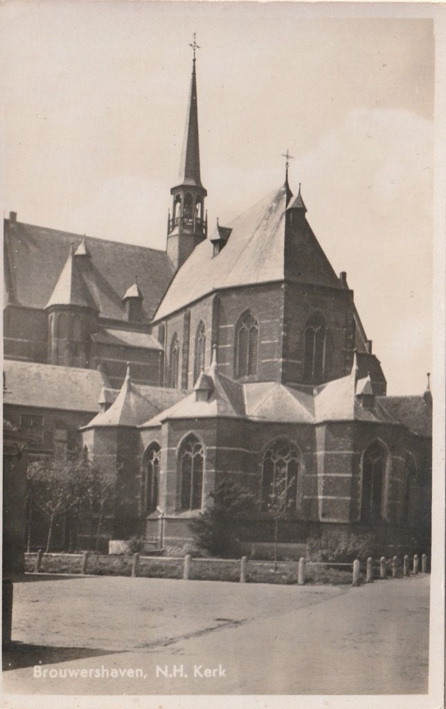 BROUWERSHAVEN Ned. Herv. Kerk, Verzenden, 1920 tot 1940, Ongelopen, Zeeland