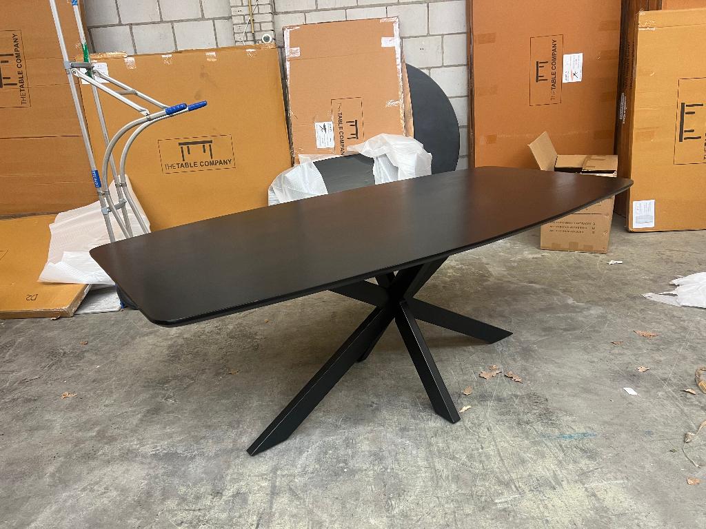 Deens ovale eettafel 300x120cm black mango incl. spinpoot, Ophalen, 100 tot 150 cm, Vijf personen of meer, Ovaal